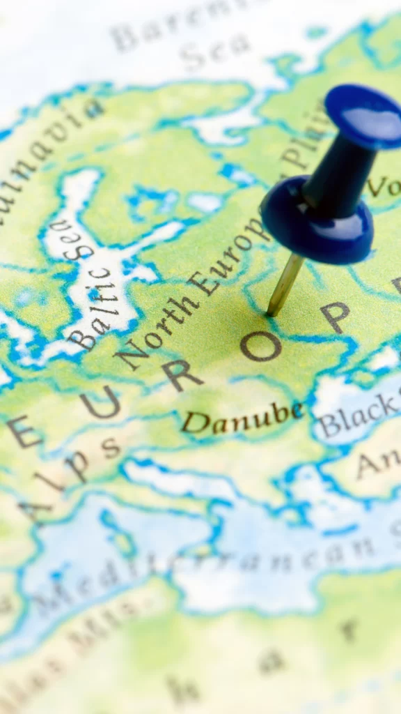 ¿Qué requisitos necesito para viajar a Europa desde Colombia?